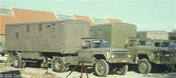 Ford F 500 Custom, 4 x 4 (Front view, right side)