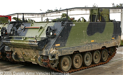 M113 Command Post (Front view, left side)