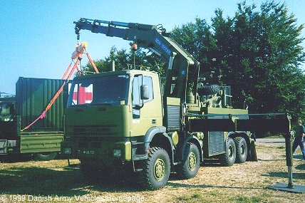 Magirus MP410E42W, 8 x 8, 24V, D (Front view, left side)