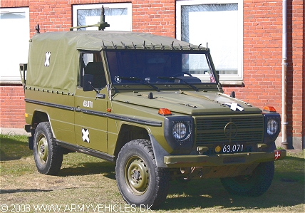 Mercedes 290 GD, 4 x 4, 12V, D (Front view, right side)