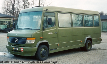 Mercedes 814, 4 x 2, 24V, D (Front view, left side)