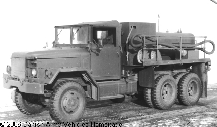 REO M9, 6 x 6, 24V (Front view, left side)