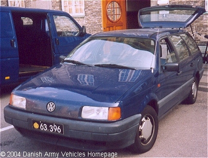 VW Passat stationcar, 4 x 2, 12 V , D (Front view, left side)