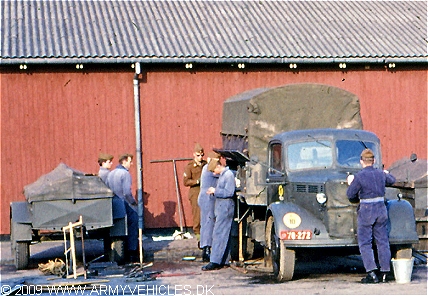 Bedford OLB, 4 x 2, 12V (Front view, right side)