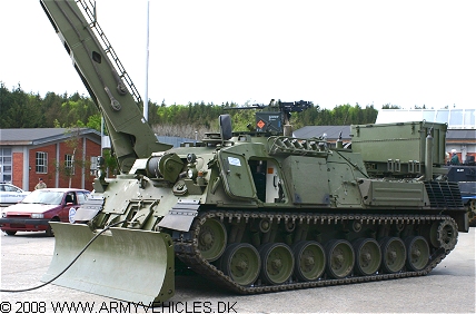 Leopard 1 Wisent ARV (Front view, left side)