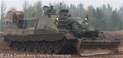 Leopard 2 AEV undergoing tests af Skive Barracks
