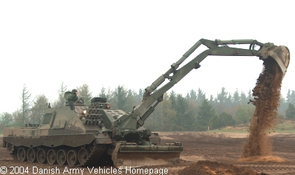 Leopard 2 AEV undergoing tests af Skive Barracks