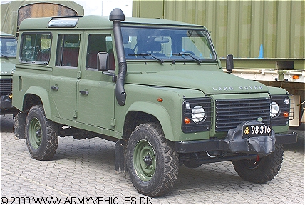 Landrover 110 Defender, 4 x 4, 12 V, D (Front view, right side)