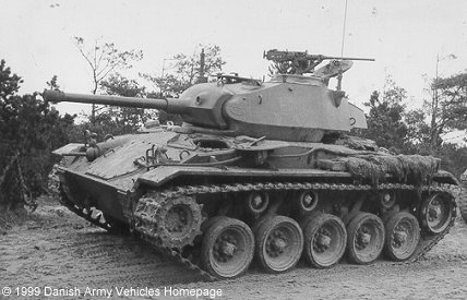 M24 Chaffee (Side view, left side)