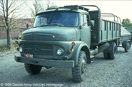 Mercedes LA1313/42 camion Merc1413_46