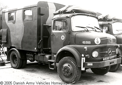 Mercedes LA911/36, 4 x 4, 24V, D (Front view, right side)