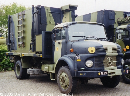 Mercedes LA911/42, 4 x 4, 24V, D (Front view, right side)