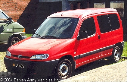 Peugeot Partner, 4 x 2, 12V (Front view, left side)