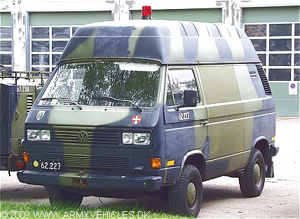 VW M251, 4 x 4, 12V (Front view, left side)